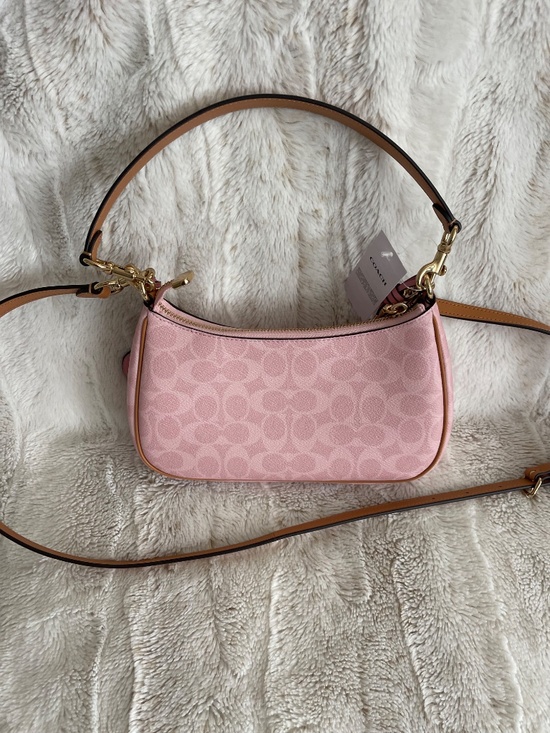 Coach Teri Shoulder Bag In Signature Canvas With Charms. Powder pink/ Gold - Picture 5 of 9